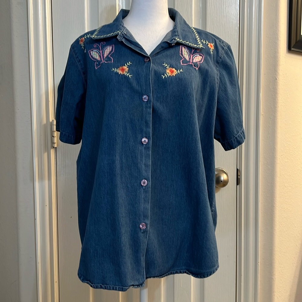 Women’s denim top. Size 1X.